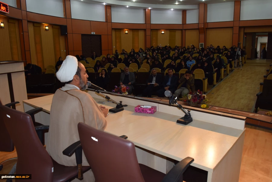 همایش نقش نماز درکاهش آسیب های اجتماعی باحضور حجت السلام والمسلمین حاج آقا کاظمی استاد مرکز تخصصی نماز کشور وجناب آقای محمدی مشاور استاندار ومدیر ستاد اقامه نماز استان. 5