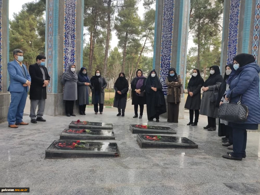 برگزاری مراسم معنوی غبار روبی مزار شهدای گمنام توسط ریاست و کارکنان آموزشکده کوثر گنبد 3