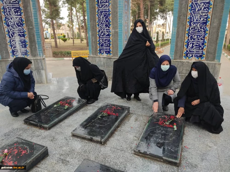 برگزاری مراسم معنوی غبار روبی مزار شهدای گمنام توسط ریاست و کارکنان آموزشکده کوثر گنبد 4